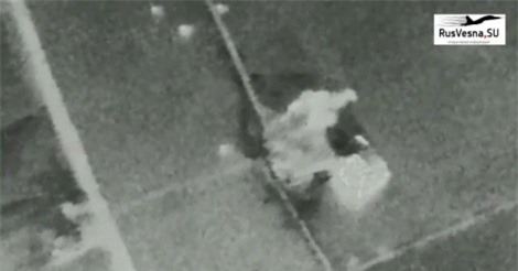 Quân đội Syria nã loạt đạn pháo, phá nát 2 căn cứ phiến quân ở Bắc Hama