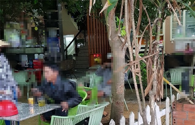 Dùng dao đâm người rồi đi uống cà phê đối diện trụ sở công an