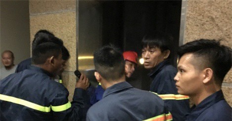 Giải cứu 10 người bị mắc kẹt trong thang máy thư viện