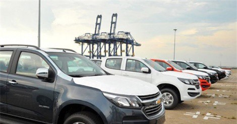 Đã có Toyota Fortuner cập cảng làm thủ tục nhập khẩu