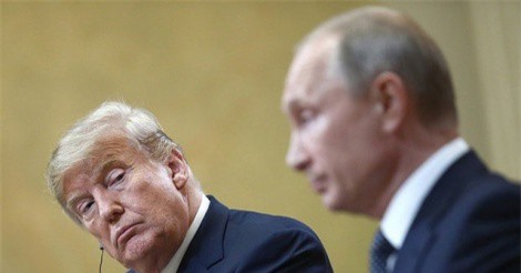 ĐIỂM TIN THẾ GIỚI: Ông Trump bất ngờ quy trách nhiệm cho ông Putin trong việc can thiệp bầu cử, Nga mở trung tâm tiếp nhận người tị nạn ở Syria