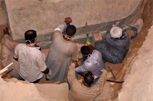 Ai Cập mở nắp quan tài hơn 2.000 tuổi khiến dân mạng nín thở