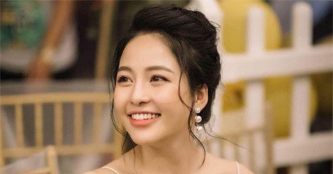 Hot girl Trâm Anh hé lộ sự thật gây “sốc” đằng sau chương trình “Nóng cùng World Cup 2018”