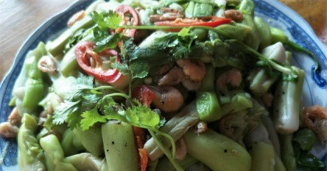 Rau lục bình - món ngon dân dã của người miền Tây