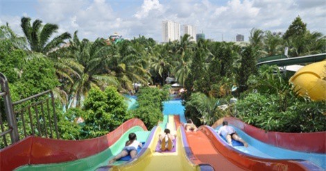 Công viên nước Đầm Sen lãi nửa năm gần 59 tỷ, EPS 4.127 đồng