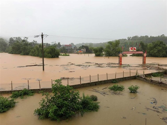 Mưa lũ làm 2 cụm nhà máy thủy điện thiệt hại 220 tỷ đồng