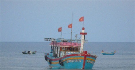 Tàu cá không thể vào cảng vì cửa biển bị bồi lấp nghiêm trọng