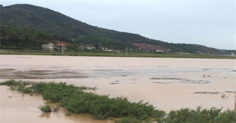 20 người chết, 16 người mất tích do mưa lũ