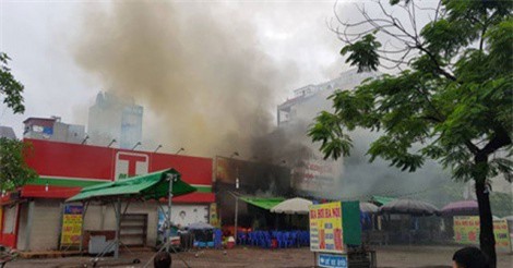 Cháy lớn tại quán bia, 1 nữ nhân viên tử vong