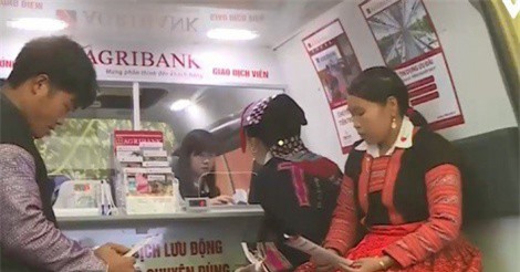 Đẩy mạnh phát triển dịch vụ ngân hàng tới vùng sâu vùng xa