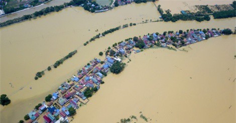 Hình ảnh nước ngập mênh mông ở ngoại thành Hà Nội