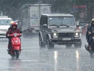 Dự báo thời tiết 24/7: Áp thấp tiến sát biên giới Việt-Trung, miền Bắc mưa to