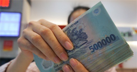 Lợi nhuận tăng, ngân hàng mạnh tay trả lương nhân viên