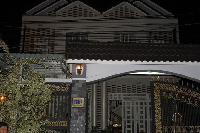 Cần Thơ: Cho vay nặng lãi, còn cầm bình gas, dao thái dọa công an