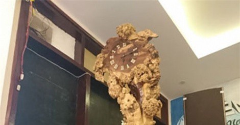 Chiêm ngưỡng đồng hồ gốc me trăm năm tuổi độc nhất vô nhị