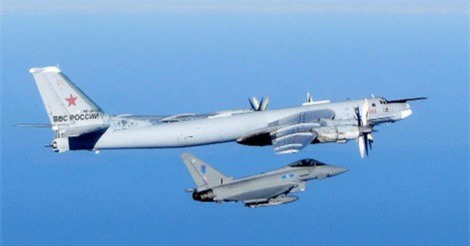 ĐIỂM TIN THẾ GIỚI: Tiêm kích Anh chặn oanh tạc cơ Nga áp sát không phận NATO, Israel "bắt tay" IS đánh quân đội Syria tại Quneitra?