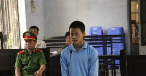 Đắk Lắk: Được bé gái 12 tuổi đồng ý cho “yêu”, 2 trai làng lĩnh án