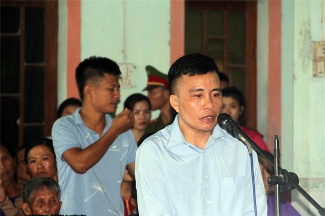 Hà Tĩnh: Căng thẳng phiên xét xử tài xế xe ben cán chết nam sinh lớp 12