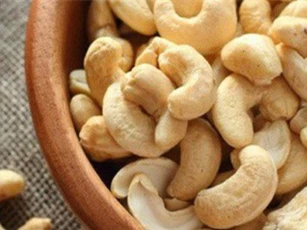 Nước sản xuất hạt điều lớn nhất thế giới ế hàng vì Việt Nam không muốn nhập