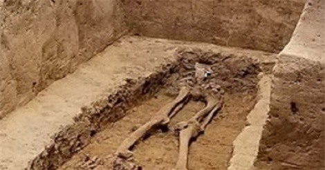 Bí mật kinh hoàng về bộ xương không đầu tại nhà thờ