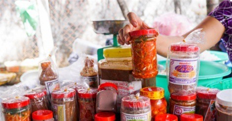 Khu chợ Sài Gòn chỉ bán đặc sản xứ Huế