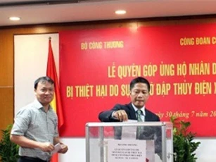 Gần 2 tỷ đồng ủng hộ nhân dân Lào sau sự cố vỡ đập thủy điện