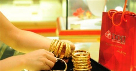 Giá vàng hôm nay 30/7: Tương lại khó đoán, rủi ro khi mua vàng