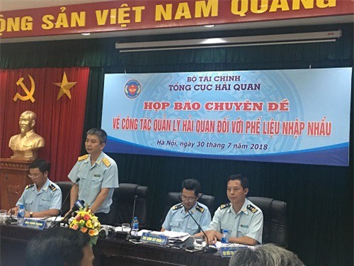 Hải quan loay hoay với hàng nghìn container phế liệu nhập khẩu vào Việt Nam