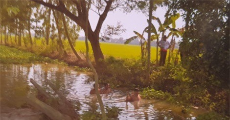 Hai thiếu nữ tuổi teen lập mưu sát hại bạn nhậu cướp xe máy