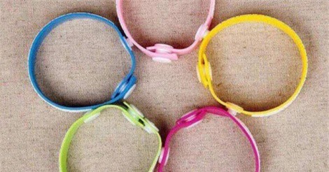 Cẩn trọng khi cho trẻ đeo vòng tay chống muỗi