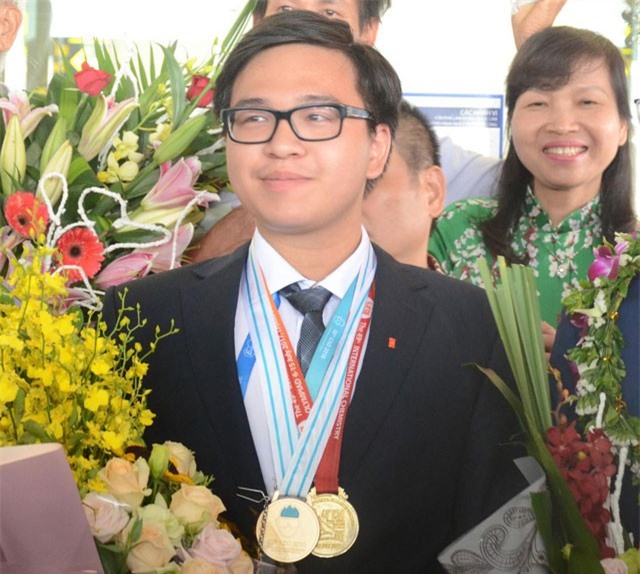 Những điều chưa biết về nam sinh giành cú đúp huy chương vàng Olympic Hóa học quốc tế