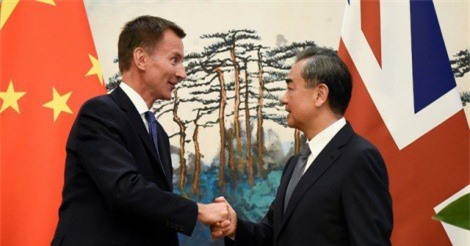 Sự cố lỡ lời của tân Ngoại trưởng Anh trong màn ra mắt tại Trung Quốc