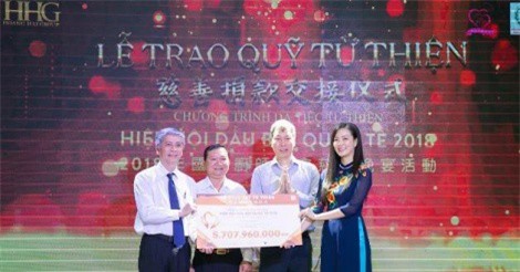 Dạ tiệc "Hiệp Hội Đầu Bếp 2018" trao tặng 5,7 tỷ đồng cho Làng Hòa Bình