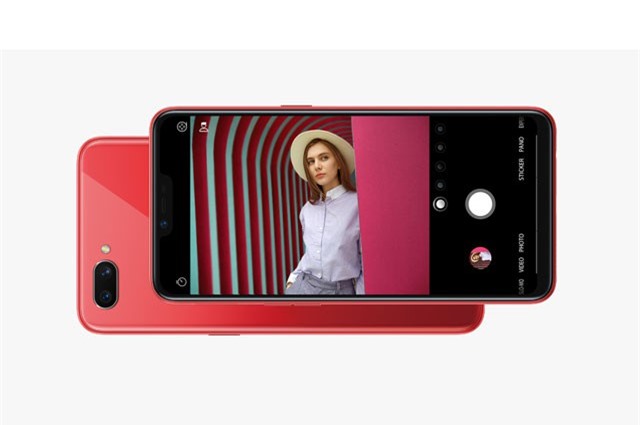 Smartphone camera kép, màn hình tai thỏ, pin ‘trâu’, giá gần 4 triệu ở Việt Nam