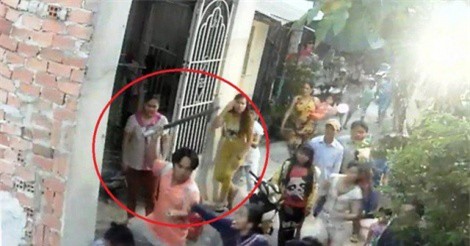 TPHCM: Khởi tố 2 người đuổi đánh kiểm sát viên ngay tại Toà