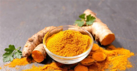 6 công thức giúp sáng da, sạch mụn với bột nghệ rẻ tiền