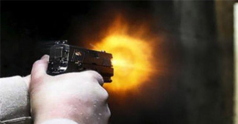 Bình Định: Mâu thuẫn trong quán nhậu, bỏ về lấy súng bắn chết người