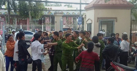 Cần Thơ: Người nhà bị hại và bị cáo đánh nhau ngay sau khi tòa tuyên án