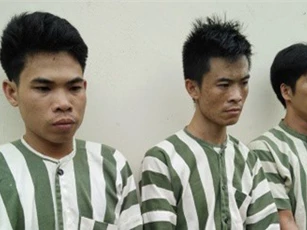 Đồng Nai: Dùng hung khí cướp ô tô ngay trên quốc lộ như phim hành động
