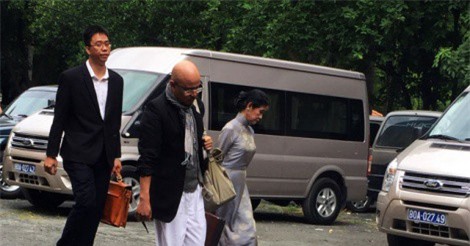 Vợ chồng ông chủ cà phê Trung Nguyên lần đầu đến tòa, thuận tình ly hôn