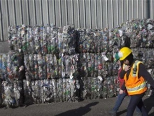 Doanh nghiệp thu gom phế liệu Mỹ gặp khó vì Trung Quốc ngừng nhập khẩu