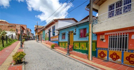 Tham quan thành phố 'lòe loẹt' nhất thế giới