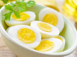 Thực hư chuyện ăn trứng không tốt cho người máu nhiễm mỡ