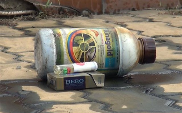 Cà Mau: Nghi án chồng đâm vợ rồi uống thuốc sâu tự tử