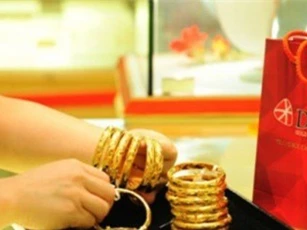 Giá vàng hôm nay 5/8: Giá vàng xuống mức thấp nhất trong một năm