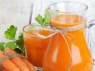 Vì sao nên uống nước ép cà rốt thường xuyên?