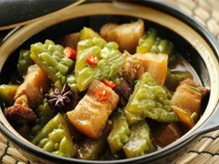 Trổ tài làm món thịt kho mướp đắng vừa ngon lại bổ
