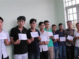 Bình Dương: Bắt nhóm đối tượng đâm chết người trong quán karaoke