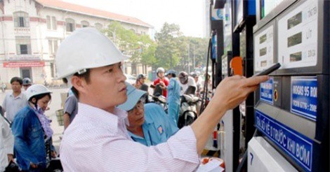 Giá dầu tiếp tục leo cao, giá xăng được giữ ổn định