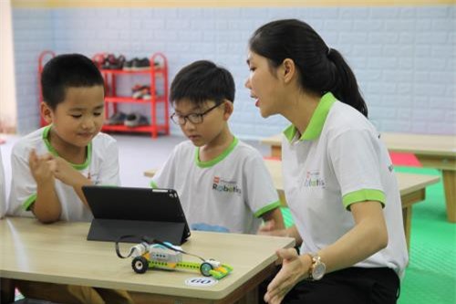 Lego Robotics Hue – Startup “đưa robot về làng” cho trẻ